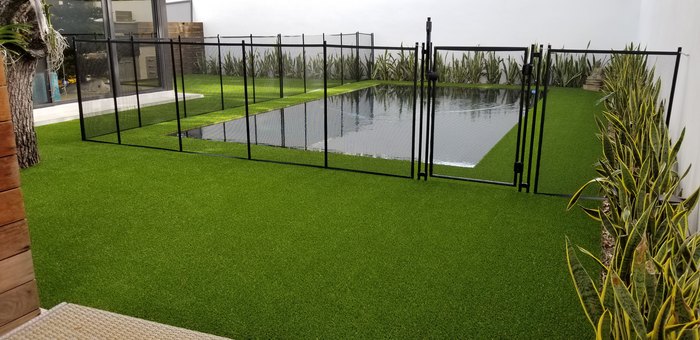 artificial grass for pool